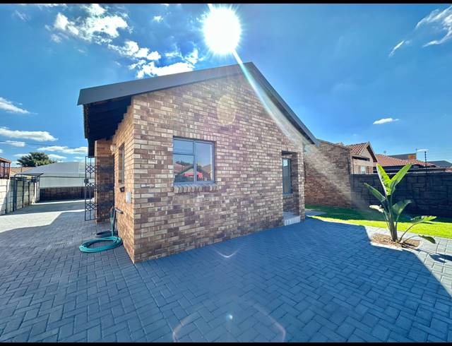 3 BEDROOM HOUSE FOR SALE IN IVY PARK